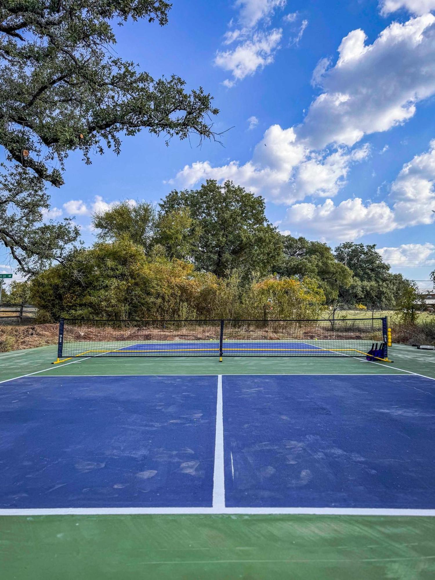 Container Home With Rooftop Views And Pickleball-Pecan Grove Bellmead Extérieur photo