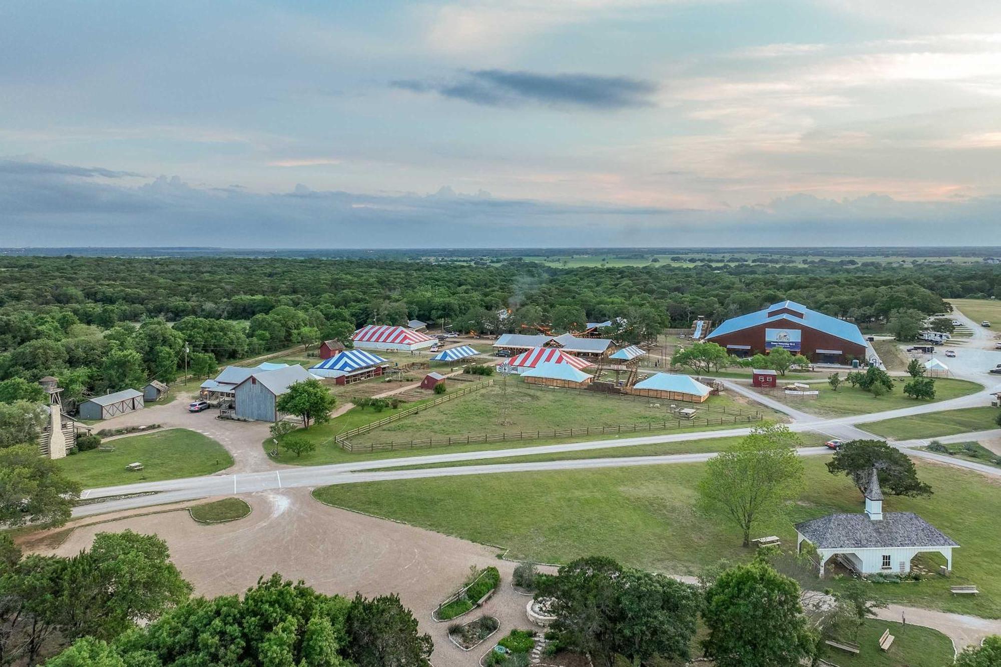 Container Home With Rooftop Views And Pickleball-Pecan Grove Bellmead Extérieur photo